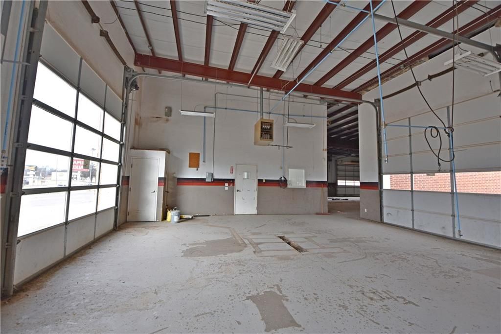 Tirebuilding_Kahkesh: 816 S Division St, Guthrie, OK 73044